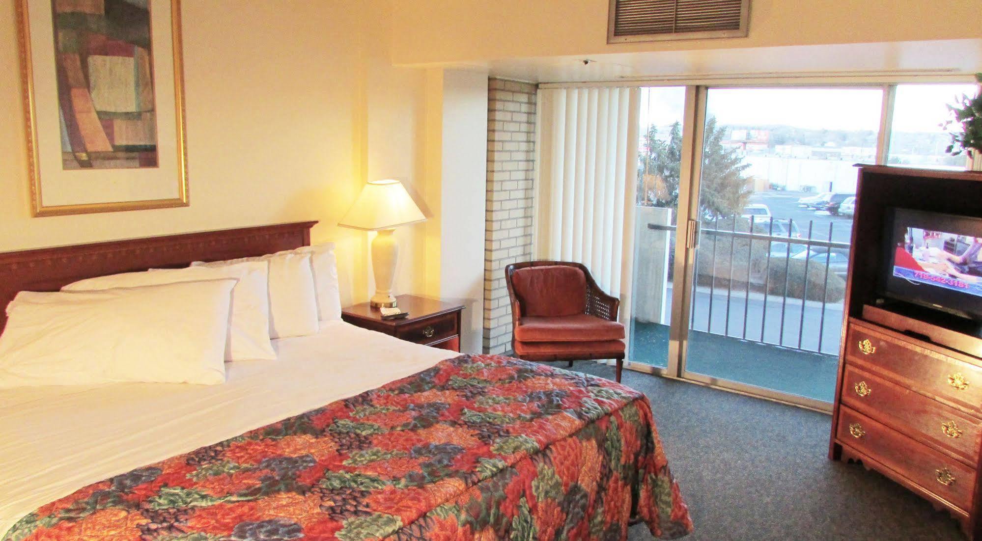 Satellite Hotel