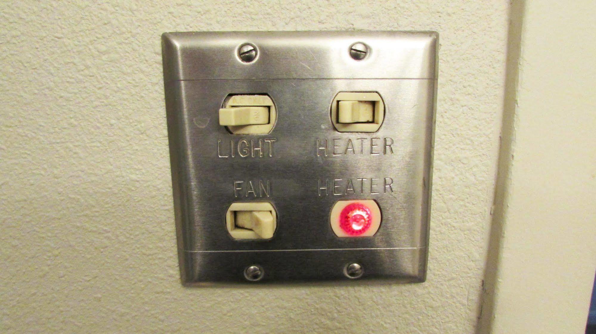 Hotel Satellite