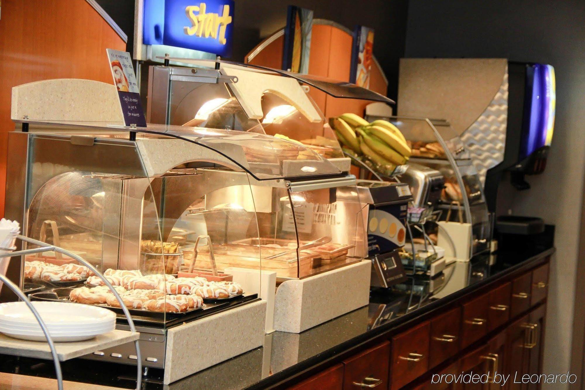 Express & Colorado Springs-airport By Ihg Hotel 3*