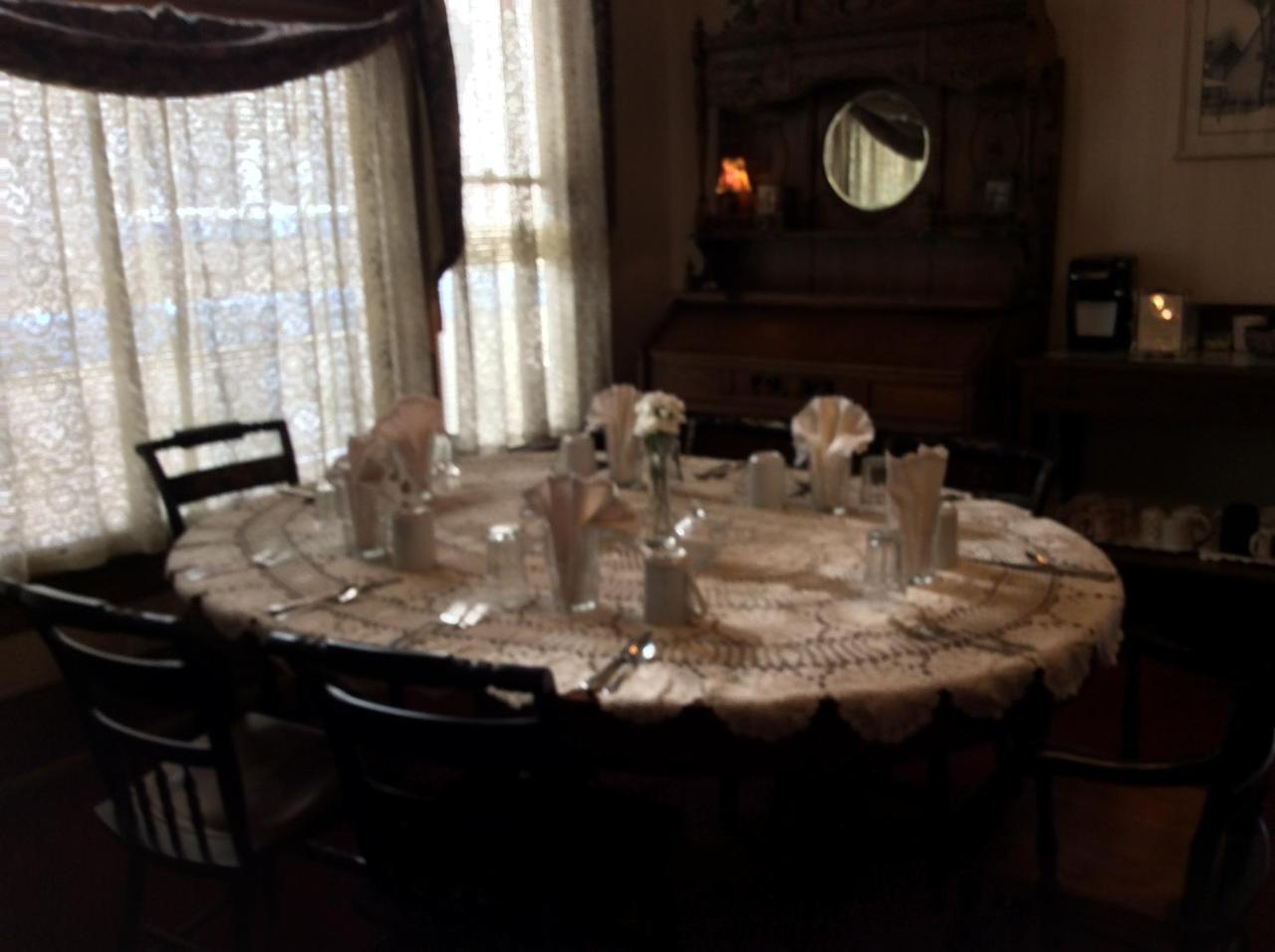 Crescent Lily Bed & Breakfast