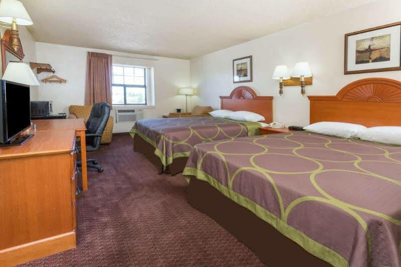 Super 8 By Wyndham Colorado Springs/afa Area Hotel 2*