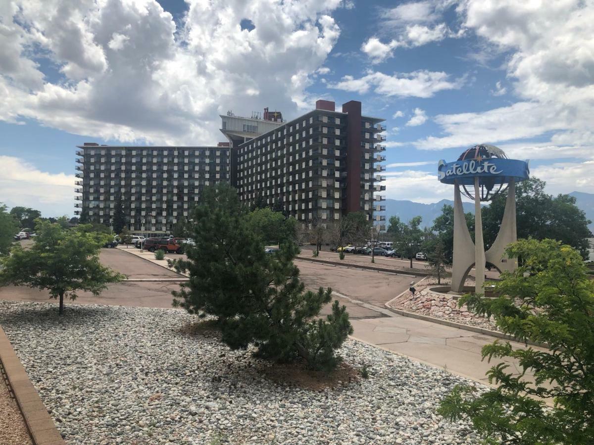 Hotel Satellite Colorado Springs