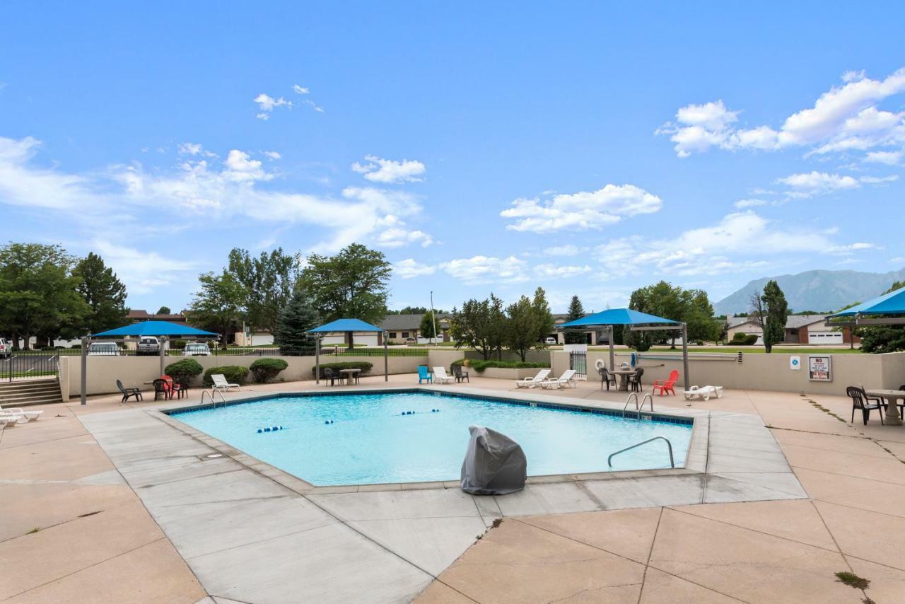Hotel Satellite Colorado Springs