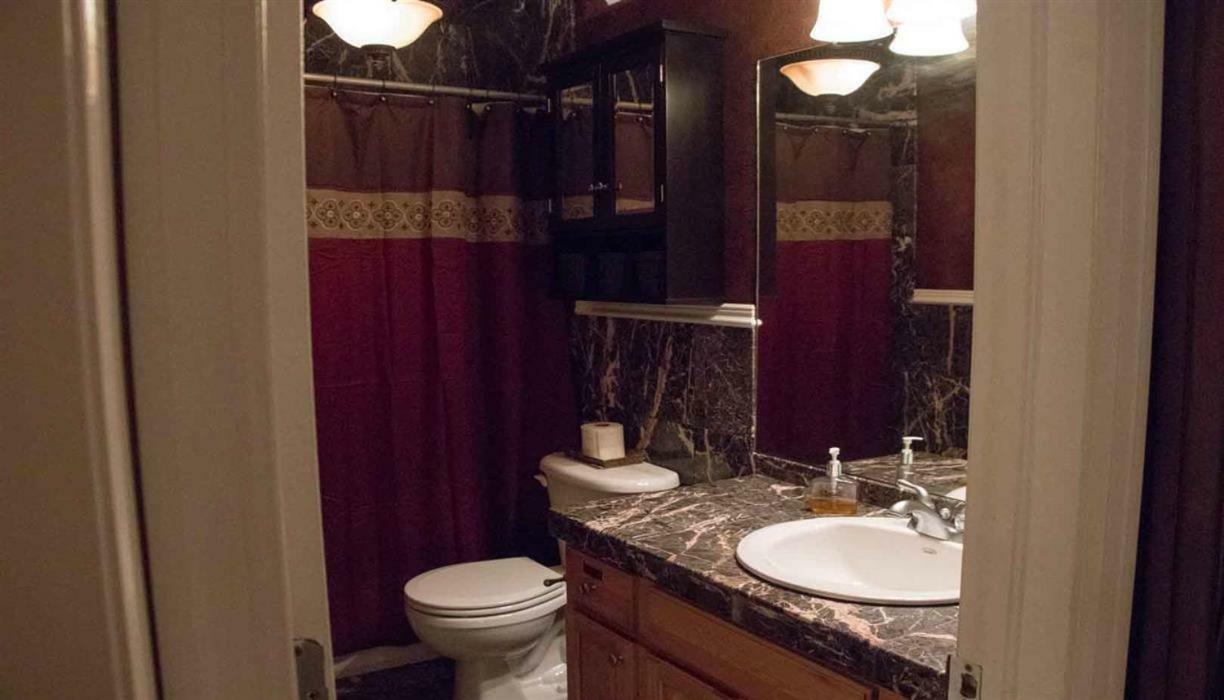 Holiday home Gateway To Luxury, 5,573sf, 5br, 2ks & 4qs Beds, 4ba, 3fp, Sleeps 12 *