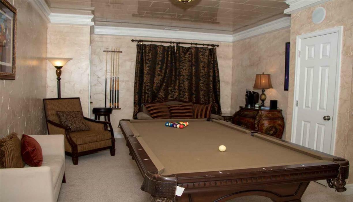 Gateway To Luxury, 5,573sf, 5br, 2ks & 4qs Beds, 4ba, 3fp, Sleeps 12 * Colorado Springs