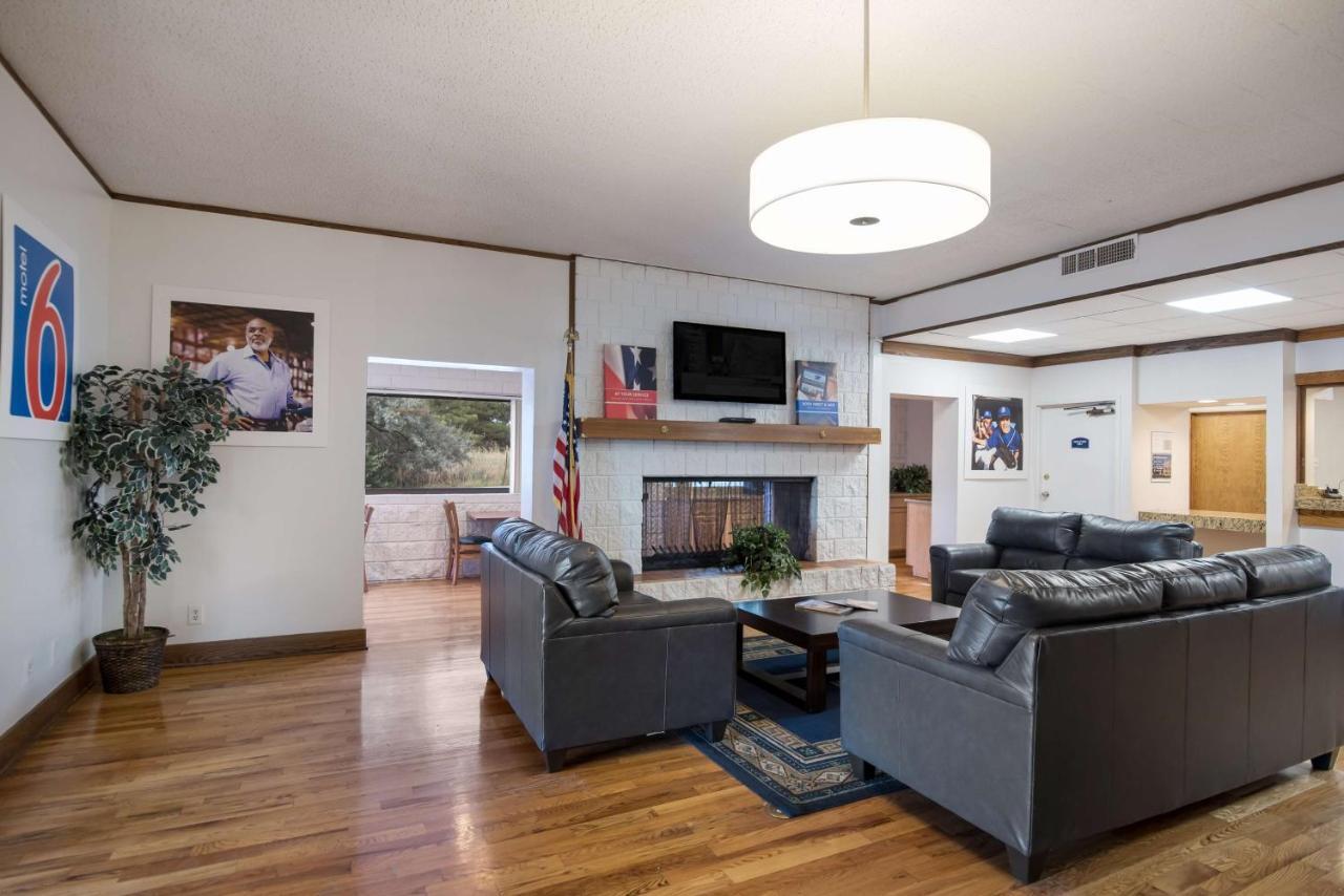 6 Colorado Springs, Colorado - Air Force Academy Hotel 2*