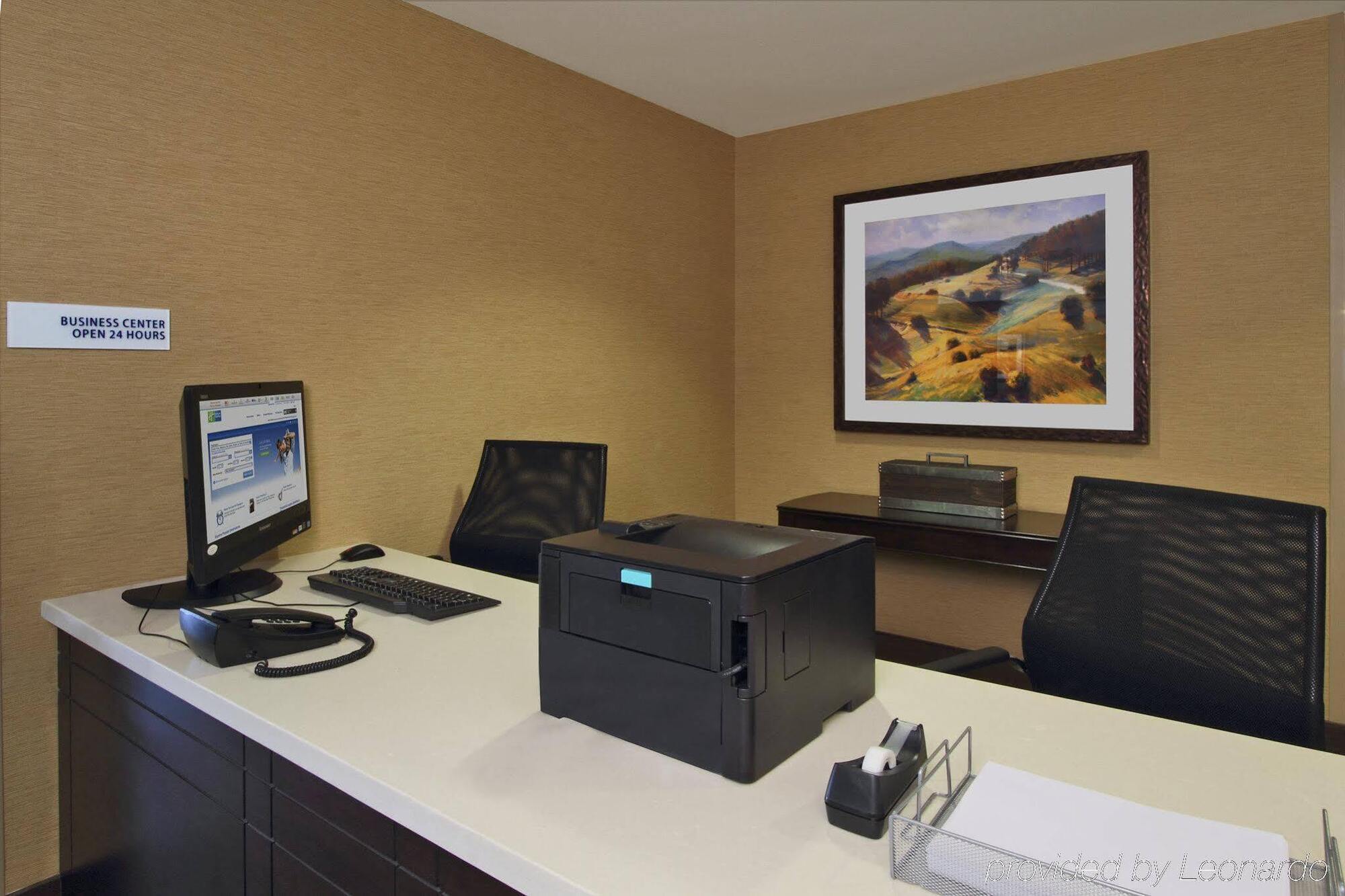 Express - - First & Main By Ihg 3*